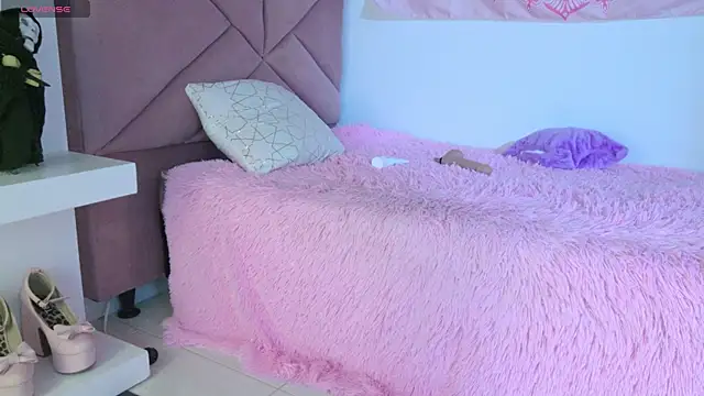 eva_sin18 (F young) - double penetration