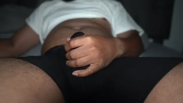 TheBedStroker live cam on StripChat