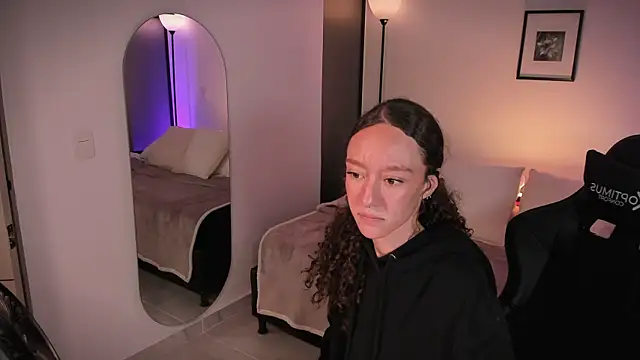 ChloeMoreti webcam