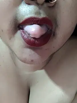 hotbhabhi011 live cam on StripChat