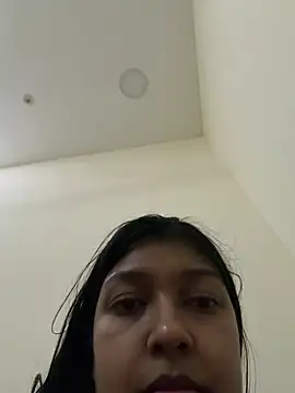 sessy_grl - Sessy_grl's free webcam - UK Sex Cams