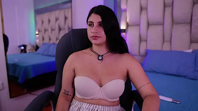 Luu_Princess live cam on StripChat