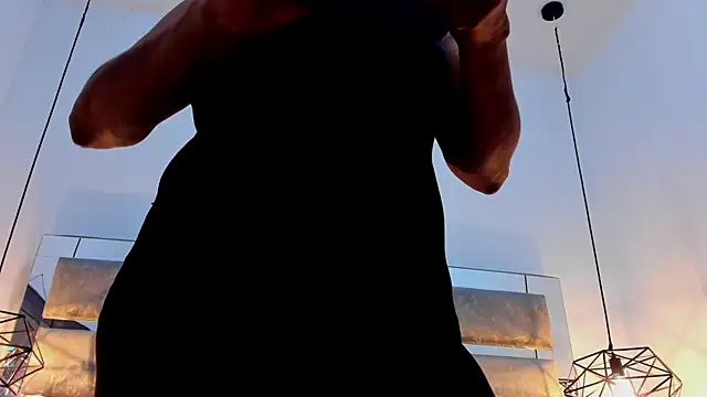 slut_milf_ (F milf) - a voluptuous shiny body