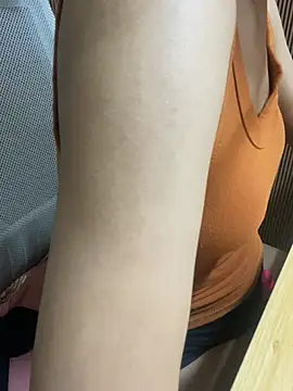 Mina048 webcam