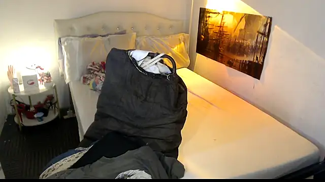 NinaDOM4CUM webcam