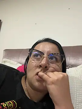 Abril_Luv webcam