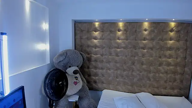 violet_giraldo webcam