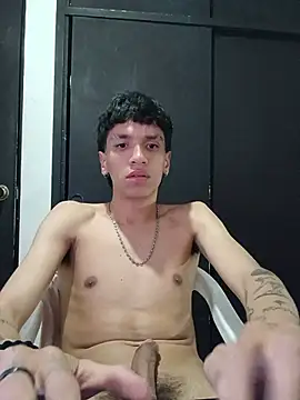 H3ll_B0Y_ live cam on StripChat