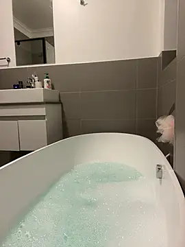 CurvyDesire1