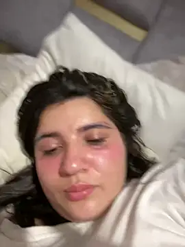 horny_roomiess webcam