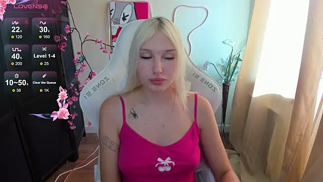 EvelinaLuu webcam