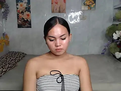 ur_asiankat webcam