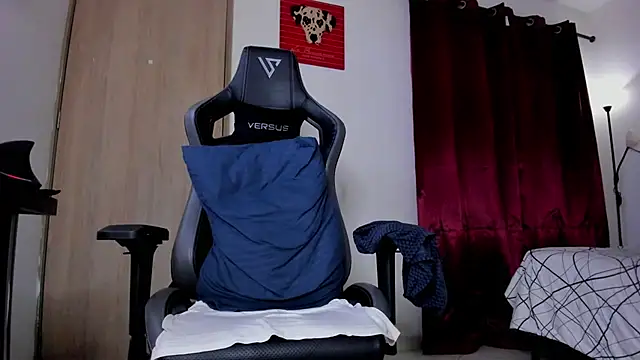Cloudy_pigDude webcam