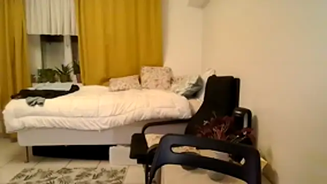 belgianshantie live cam on StripChat