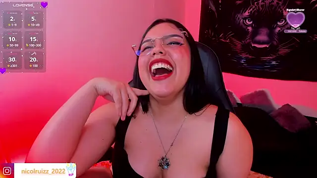 Nicolle_Ruizz live cam on StripChat