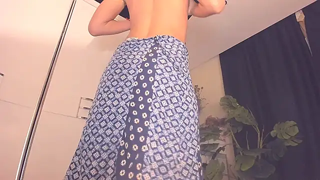 Karma_S_U_T_R_A live cam on StripChat