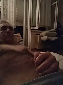 cum_spring webcam