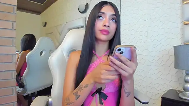 KattyLilli live cam on StripChat