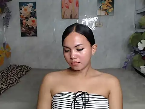 ur_asiankat webcam