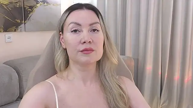 ElleHerry webcam