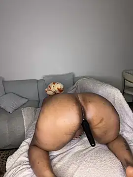 CurvyDesire1 webcam