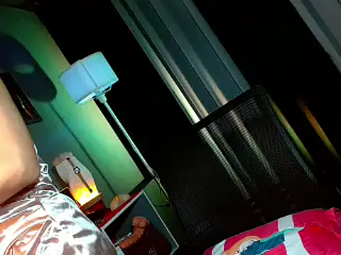 Bella_subhunterx live cam on StripChat