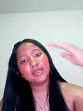 Luna_Dorada live cam on StripChat
