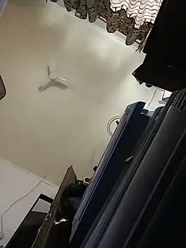 NinaDOM4CUM webcam