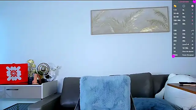 MinaGloww webcam