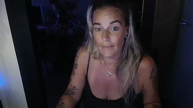 xMystiqueMavenx webcam