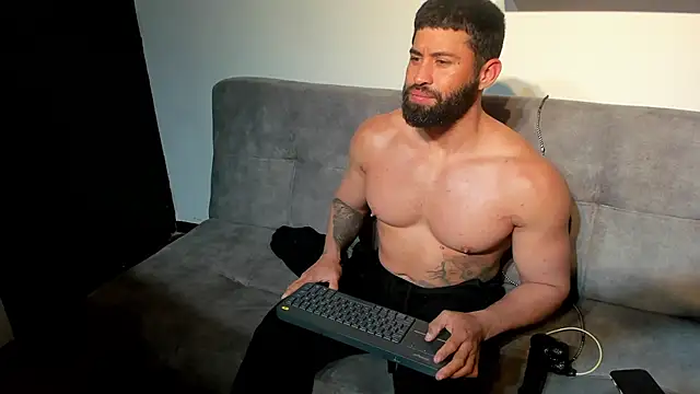 RikyAaron webcam
