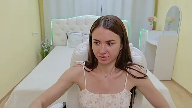 KaraCriegs webcam