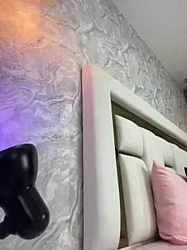 MiaFarkash webcam