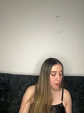sarisloves - Sarisloves's free webcam - UK Sex Cams