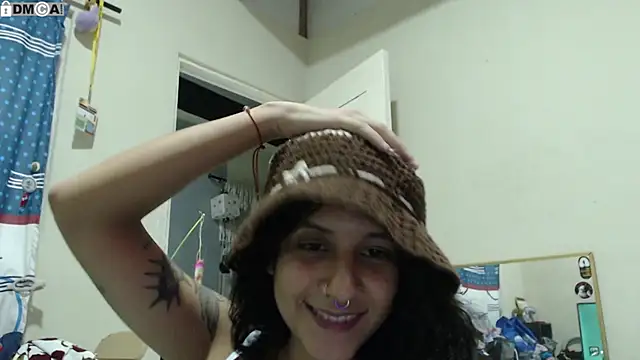 AlinaWoolf_