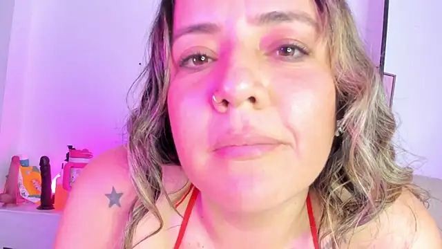 miaapril live cam on StripChat