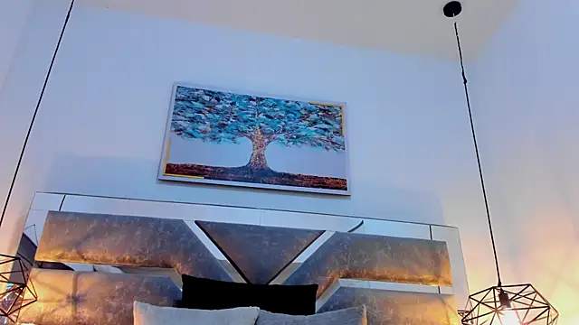 slut_milf_ (F milf) - a voluptuous shiny body