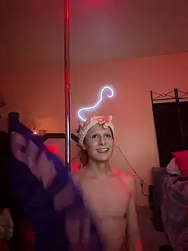 spoilbadkittynow (T young) - Looking for someone to spoil me