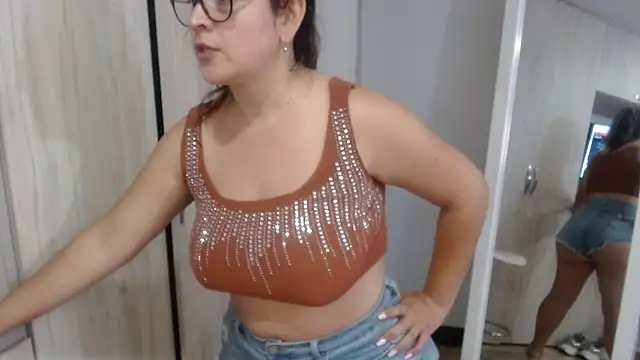 sophie_lopez1 live cam on StripChat