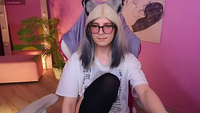 FoxyPuff webcam