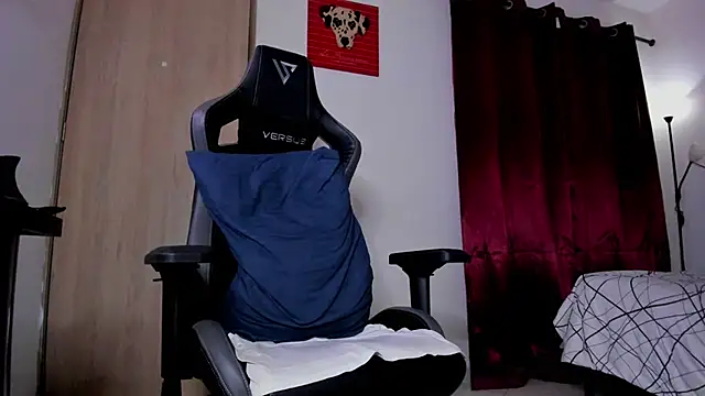 Cloudy_pigDude webcam
