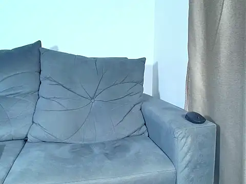 Laura_Cramz webcam