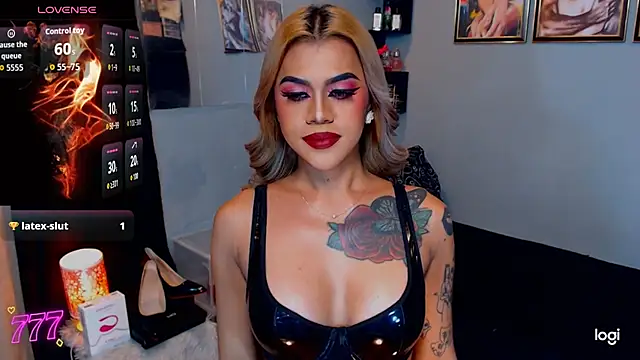 stellastrong30 - StellaStrong30's free webcam - UK Sex Cams