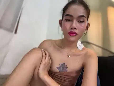 Modella: Fra_La