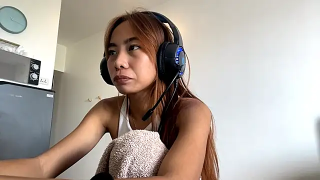 PiaSwida live cam on StripChat