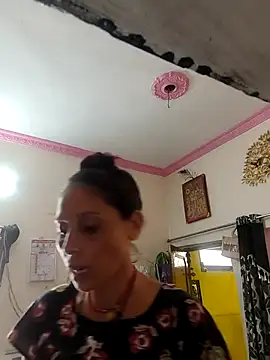 Sexy-Suhani2