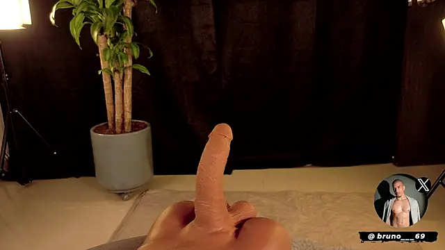 Bruno___69 live cam on StripChat