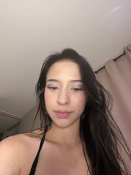 Sarah_cam06 live cam on StripChat