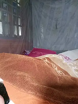 Xemra4040 live cam on StripChat