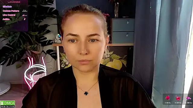 Mira_Mermayd live cam on StripChat